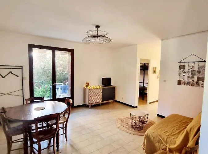 Apartment Avec Jardin Proche De La